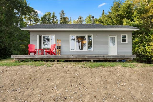 1274 Lower Craigmont Road, House detached with 2 bedrooms, 1 bathrooms and 4 parking in Madawaska Valley ON | Image 2