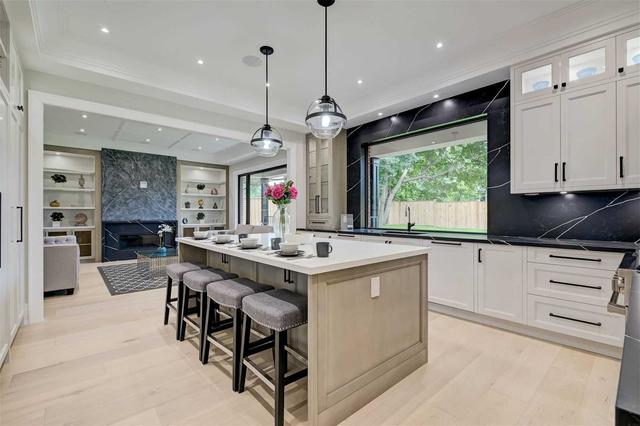 67 Ravensbourne Cres, House detached with 4 bedrooms, 6 bathrooms and 6 parking in Toronto ON | Image 4