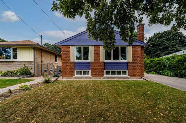 164 Wincott Dr, House detached with 3 bedrooms, 2 bathrooms and 4 parking in Toronto ON | Image 1
