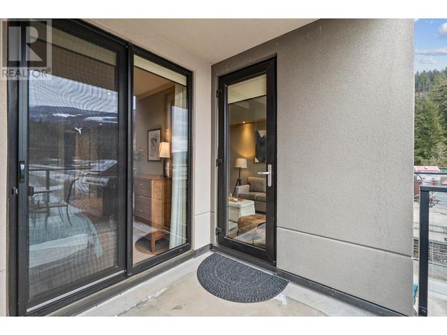 702 - 326 Mara Lake Lane, Condo with 3 bedrooms, 3 bathrooms and 2 parking in Sicamous BC | Image 37