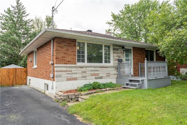 1129 4th Street E, House detached with 4 bedrooms, 2 bathrooms and 3 parking in Cornwall ON | Card Image