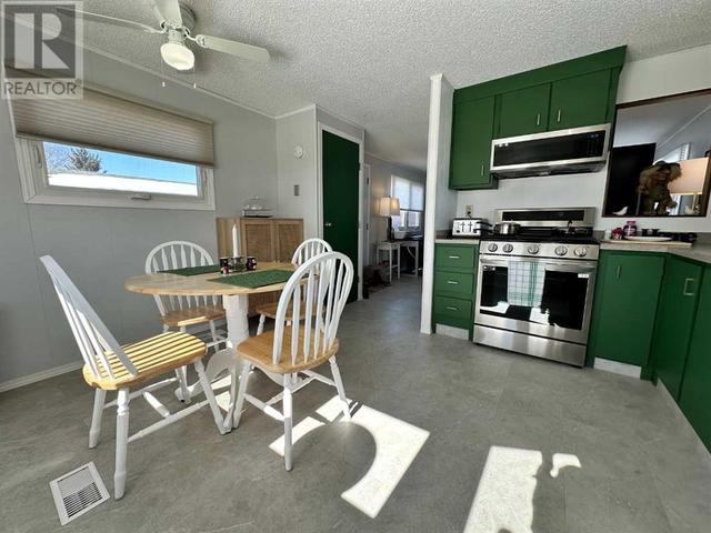 1950 5 Avenue, House other with 3 bedrooms, 1 bathrooms and 2 parking in Wainwright AB | Image 7