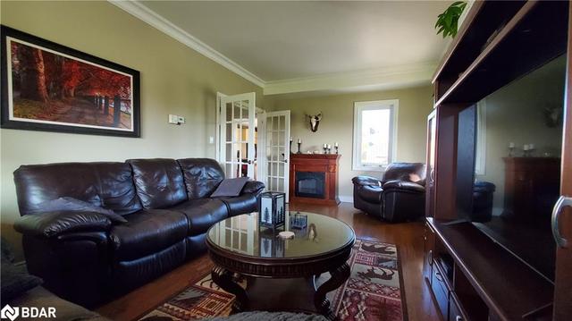 3167 6 Flos Road W, House detached with 5 bedrooms, 3 bathrooms and 13 parking in Springwater ON | Image 11