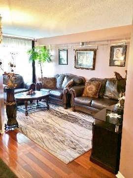 808 - 50 Elm Dr E, Condo with 3 bedrooms, 2 bathrooms and 2 parking in Mississauga ON | Image 2