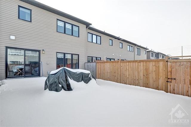 21 Fallengale Crescent, Townhouse with 3 bedrooms, 3 bathrooms and 3 parking in Ottawa ON | Image 27