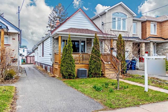 122 South Edgely Ave, House detached with 2 bedrooms, 2 bathrooms and 3 parking in Toronto ON | Image 12