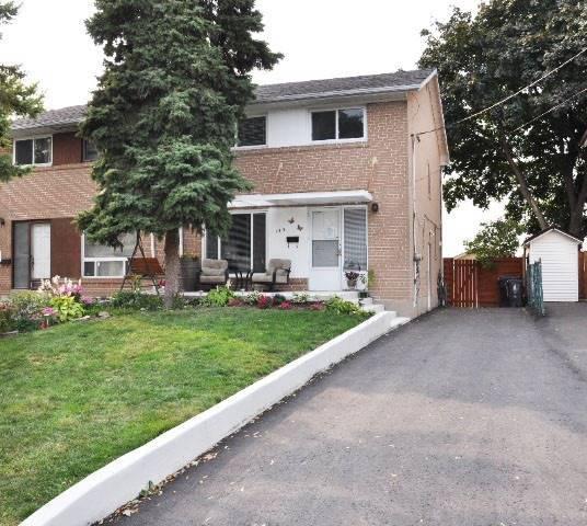 135 St Lucie Dr, House semidetached with 4 bedrooms, 1 bathrooms and 3 parking in Toronto ON | Image 12