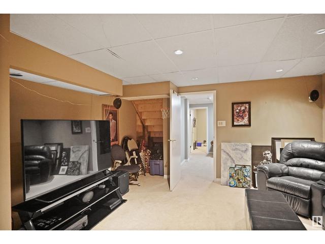 843 Wanyandi Rd Nw, House detached with 5 bedrooms, 3 bathrooms and null parking in Edmonton AB | Image 36