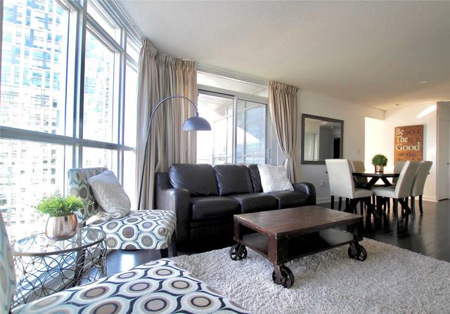 1909 - 21 Iceboat Terr, Condo with 2 bedrooms, 2 bathrooms and 1 parking in Toronto ON | Image 18