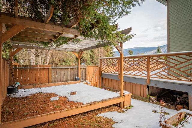 421 104th Street, House detached with 3 bedrooms, 3 bathrooms and null parking in Castlegar BC | Image 7