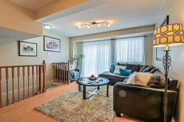 57 Spadina Rd, Townhouse with 3 bedrooms, 2 bathrooms and 2 parking in Brampton ON | Image 33