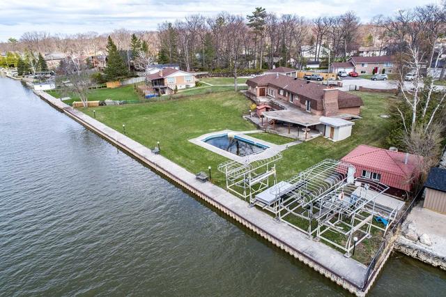 10 Edgewater Dr, House detached with 3 bedrooms, 5 bathrooms and 10 parking in Wasaga Beach ON | Image 3