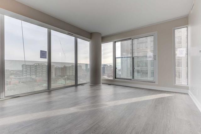 1105 - 181 Dundas St E, Condo with 2 bedrooms, 1 bathrooms and 0 parking in Toronto ON | Image 17