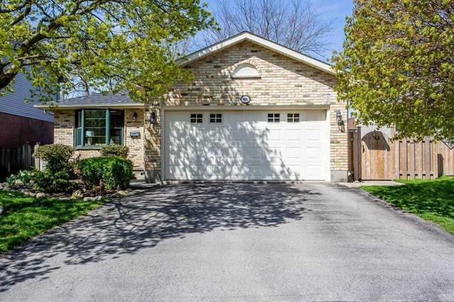 909 Country Club Cres, House detached with 3 bedrooms, 2 bathrooms and 2 parking in London ON | Image 1