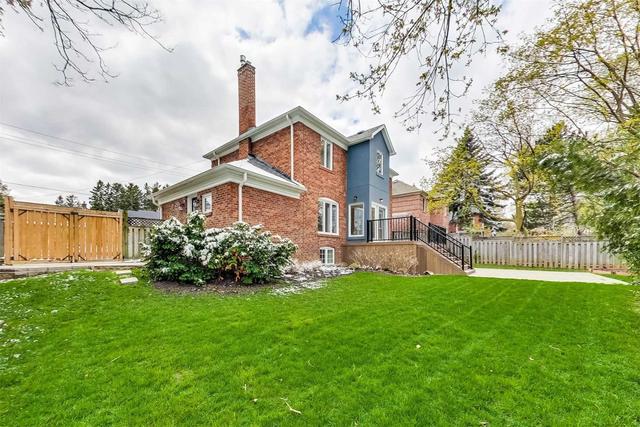 119 Burnhamthorpe Rd, House detached with 3 bedrooms, 2 bathrooms and 4 parking in Toronto ON | Image 32