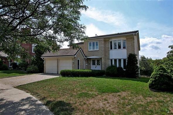 16 Melchior Cres, House detached with 4 bedrooms, 5 bathrooms and 2 parking in Markham ON | Image 2