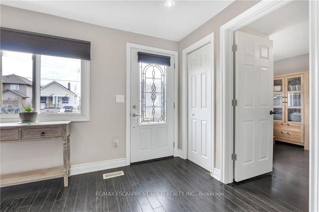 319 Brunswick St, House detached with 2 bedrooms, 2 bathrooms and 2 parking in Hamilton ON | Image 34