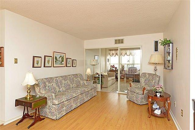 801 - 10 Malta Ave, Condo with 2 bedrooms, 2 bathrooms and 1 parking in Brampton ON | Image 3