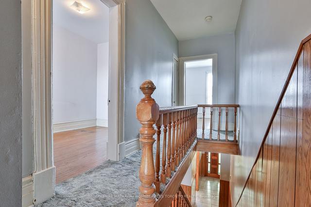 157 St Clarens Ave, House detached with 3 bedrooms, 2 bathrooms and 1 parking in Toronto ON | Image 7