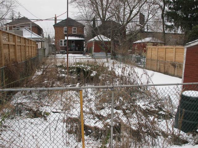 133 Cadorna Ave, House detached with 3 bedrooms, 2 bathrooms and 5 parking in Toronto ON | Image 34