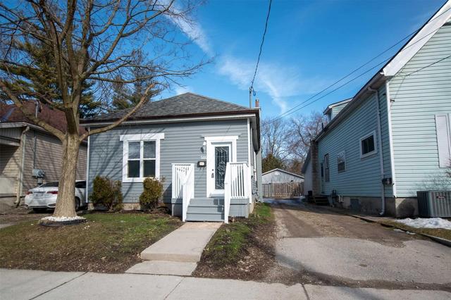 566 English St, House detached with 3 bedrooms, 1 bathrooms and 1 parking in London ON | Image 1