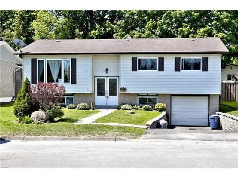7 Andrea Cres, House detached with 3 bedrooms, 2 bathrooms and 1 parking in Orillia ON | Image 1