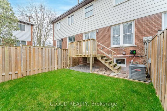 11 - 2445 Homelands Dr, Townhouse with 3 bedrooms, 2 bathrooms and 4 parking in Mississauga ON | Image 28