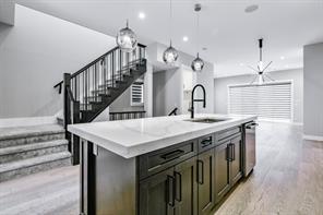 110 Cambrian Drive Nw, House detached with 4 bedrooms, 3 bathrooms and 3 parking in Calgary AB | Image 7