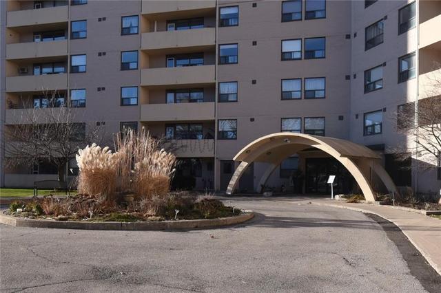 1015 - 700 Dynes Road, Condo with 1 bedrooms, 1 bathrooms and 1 parking in Burlington ON | Image 2