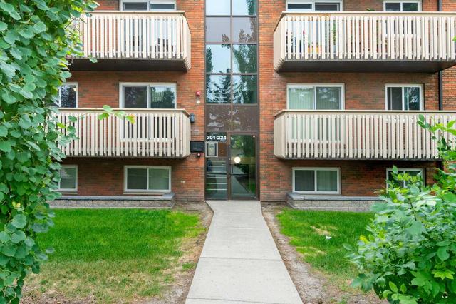 211 - 11620 Elbow Drive Sw, Condo with 2 bedrooms, 1 bathrooms and 1 parking in Calgary AB | Image 1