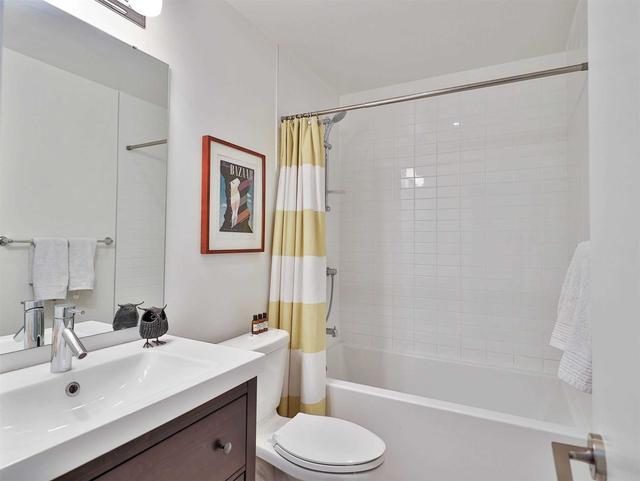 37 Verral Ave, Townhouse with 3 bedrooms, 3 bathrooms and 1 parking in Toronto ON | Image 11