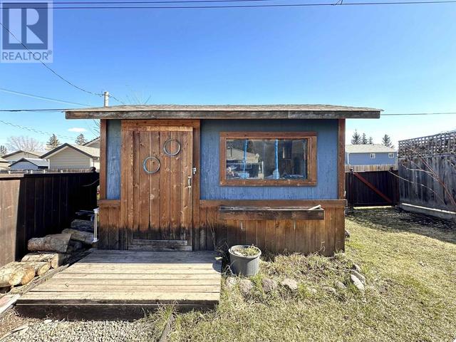 3952 Broadway Avenue, House detached with 2 bedrooms, 1 bathrooms and null parking in Smithers BC | Image 17