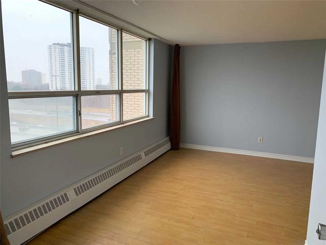 901 - 5 Parkway Forest Dr, Condo with 3 bedrooms, 2 bathrooms and 1 parking in Toronto ON | Image 17