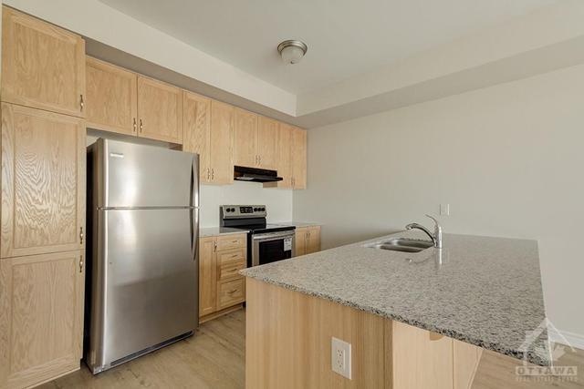 503 Ozawa Private, House attached with 2 bedrooms, 1 bathrooms and 1 parking in Ottawa ON | Image 9