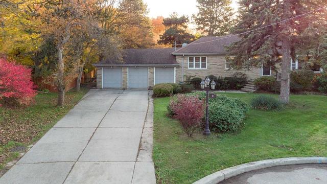 2 Stinson Circ, House detached with 3 bedrooms, 3 bathrooms and 12 parking in Toronto ON | Image 1