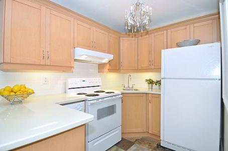 2810 - 40 Homewood Ave, Condo with 1 bedrooms, 1 bathrooms and 1 parking in Toronto ON | Image 4