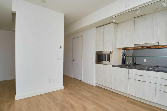2406 - 215 Queen St W, Condo with 1 bedrooms, 1 bathrooms and null parking in Toronto ON | Image 11