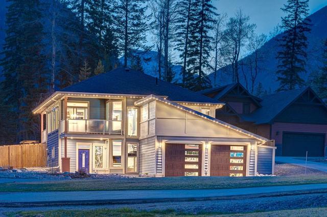 2264 Black Hawk Drive, House detached with 3 bedrooms, 3 bathrooms and null parking in Sparwood BC | Image 44