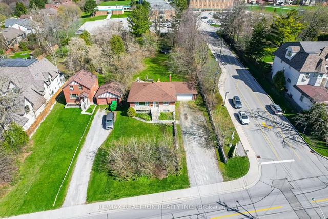 108 Garden Ave, House detached with 3 bedrooms, 1 bathrooms and 8 parking in Richmond Hill ON | Image 23