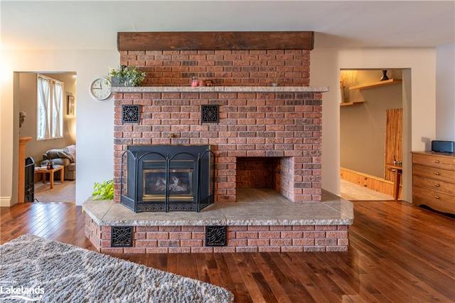 Gas fireplace in sitting room | Image 47