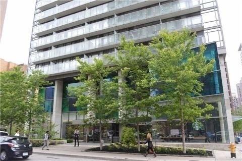 409 - 37 Grosvenor St, Condo with 2 bedrooms, 2 bathrooms and 1 parking in Toronto ON | Image 1