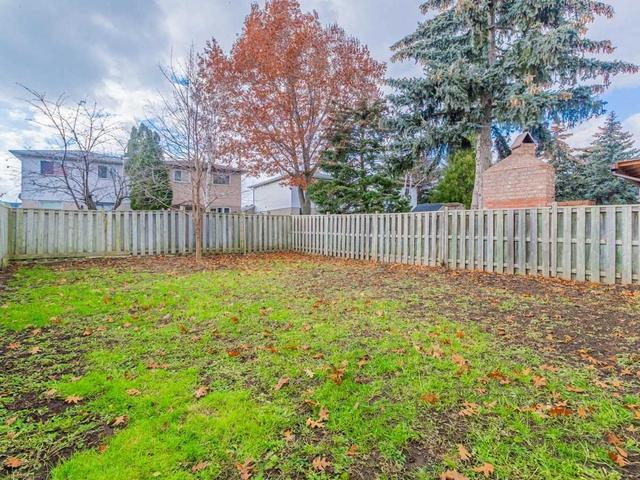 79 Newbridge Cres, House detached with 3 bedrooms, 2 bathrooms and 5 parking in Brampton ON | Image 35