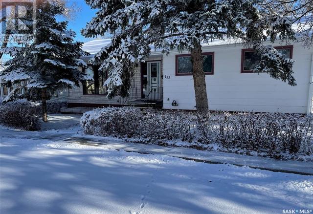 133 2nd Street W, House detached with 4 bedrooms, 3 bathrooms and null parking in Lafleche SK | Image 2