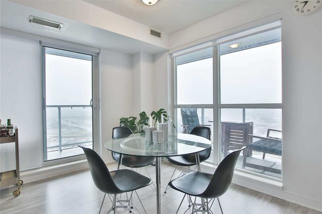 lph3501 - 70 Town Centre Crt, Condo with 1 bedrooms, 1 bathrooms and 1 parking in Toronto ON | Image 2