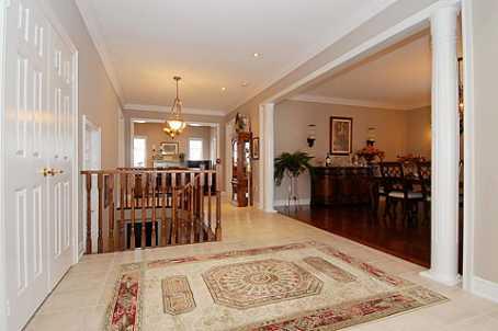 86 Valleycreek Dr, House detached with 4 bedrooms, 4 bathrooms and 6 parking in Brampton ON | Image 2