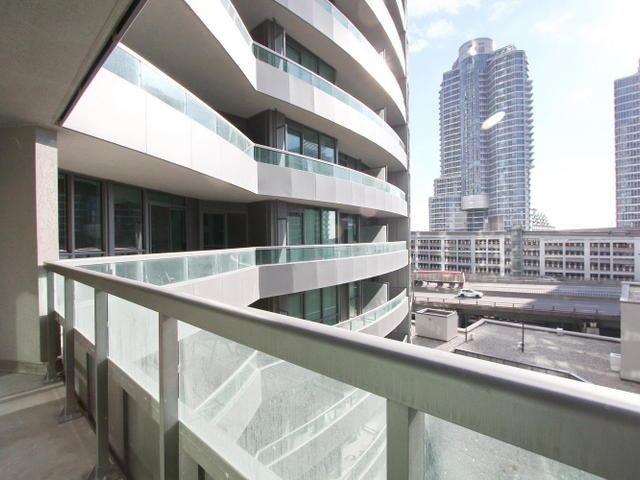 801 - 19 Grand Trunk Cres, Condo with 1 bedrooms, 1 bathrooms and null parking in Toronto ON | Image 13