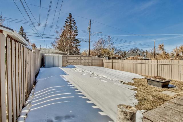 1601a 42 Street Sw, House detached with 4 bedrooms, 2 bathrooms and null parking in Calgary AB | Image 46