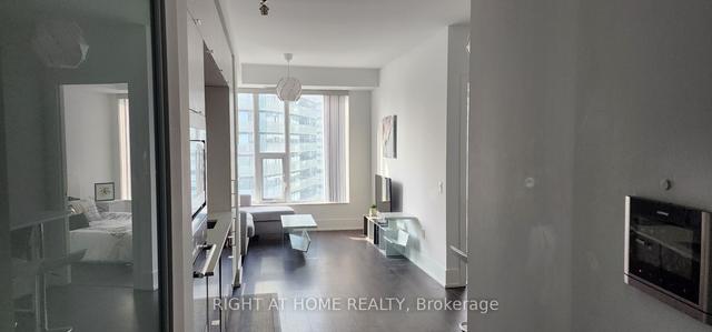 3712 - 10 York St, Condo with 1 bedrooms, 1 bathrooms and 0 parking in Toronto ON | Image 15