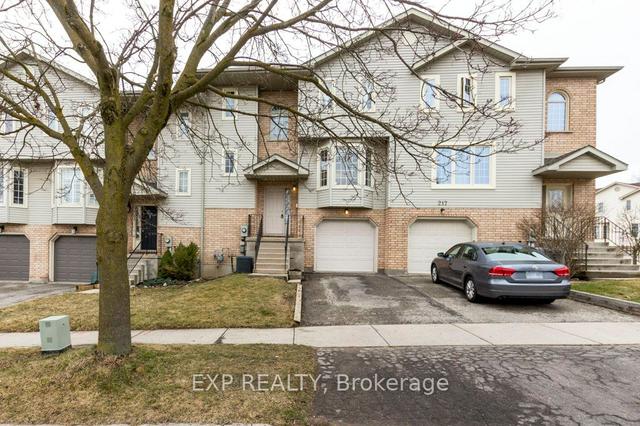 219 Baker St E, House attached with 3 bedrooms, 2 bathrooms and 2 parking in Waterloo ON | Image 23