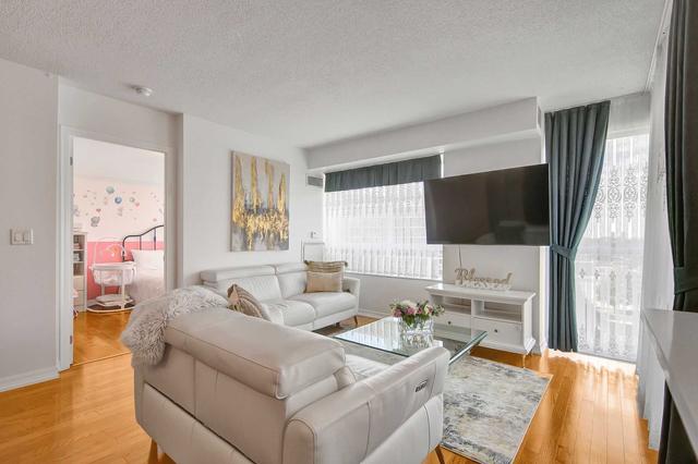 1012 - 1403 Royal York Rd, Condo with 2 bedrooms, 2 bathrooms and 1 parking in Toronto ON | Card Image